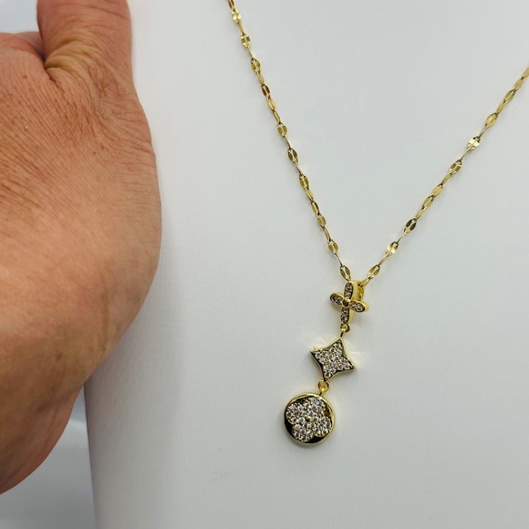 18KT Gold Flour Leaf Clover Lariat Cubic Zircon Necklace - Picture 4 of 7